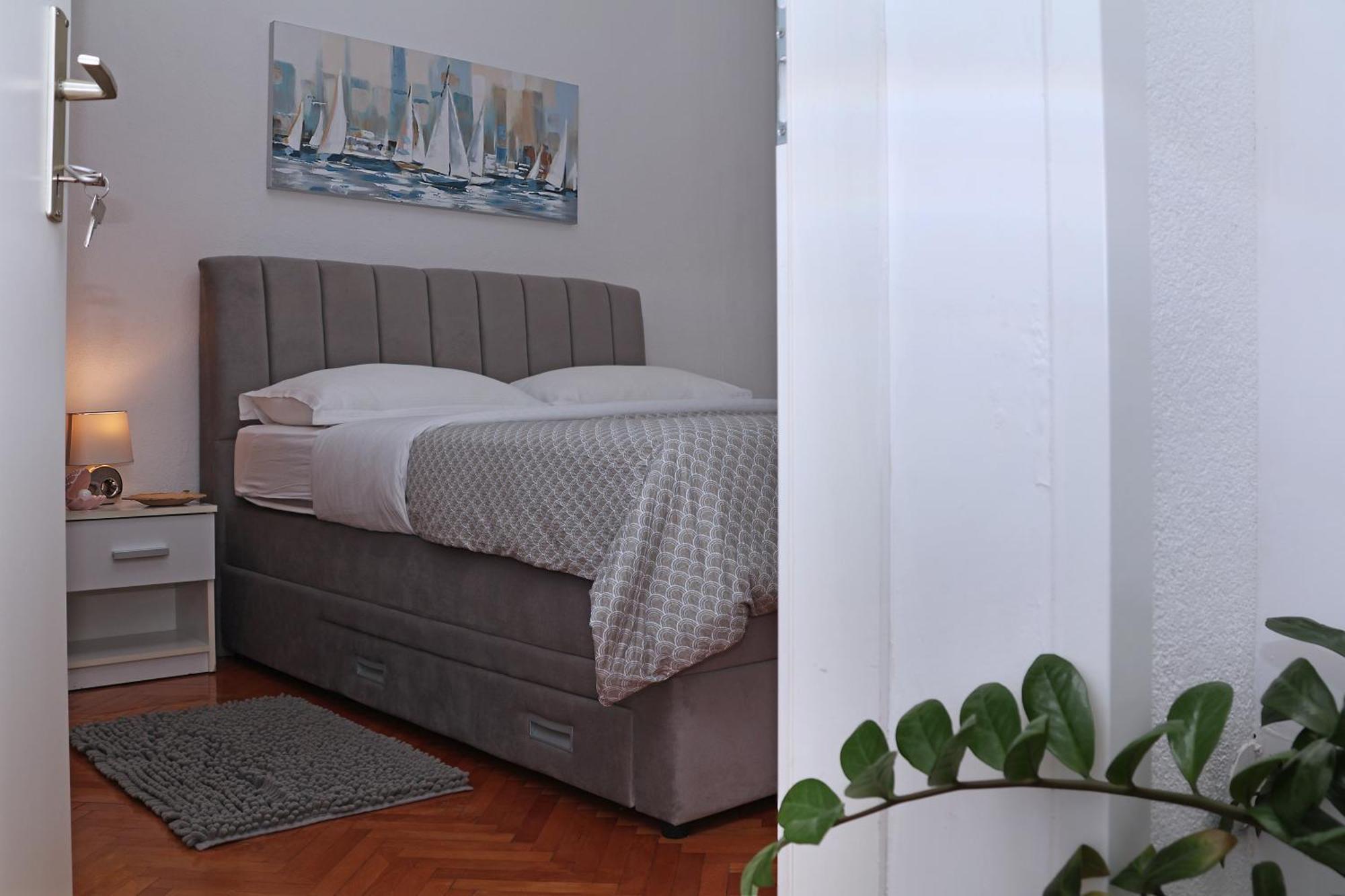 Flamingo Apartment *